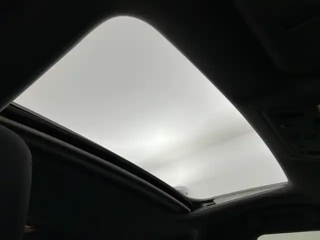 レクサス ＩＳ 200t バージョンL 富山県 2015(平27)年 5万km ソニックチタニウム 純正ナビ（AM/FM/DVD/BT/USB/フルセグ）/バックカメラ/ETC/レザーシート/D/N席パワーシート/D席メモリシート/シートヒーター/シートベンチレーション/衝突被害軽減システム/レーダークルーズコントロール/コーナーセンサー/横滑り防止装置/アイドリングストップ/純正アルミホイール/純正フロアマット/オートLEDライト/フォグライト/ブラインドスポットモニター/革巻きステアリング/ステアリングスイッチ/パドルシフト/スマートキー/スペアキー