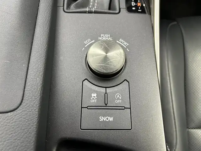 レクサス ＩＳ 200t バージョンL 富山県 2015(平27)年 5万km ソニックチタニウム 純正ナビ（AM/FM/DVD/BT/USB/フルセグ）/バックカメラ/ETC/レザーシート/D/N席パワーシート/D席メモリシート/シートヒーター/シートベンチレーション/衝突被害軽減システム/レーダークルーズコントロール/コーナーセンサー/横滑り防止装置/アイドリングストップ/純正アルミホイール/純正フロアマット/オートLEDライト/フォグライト/ブラインドスポットモニター/革巻きステアリング/ステアリングスイッチ/パドルシフト/スマートキー/スペアキー