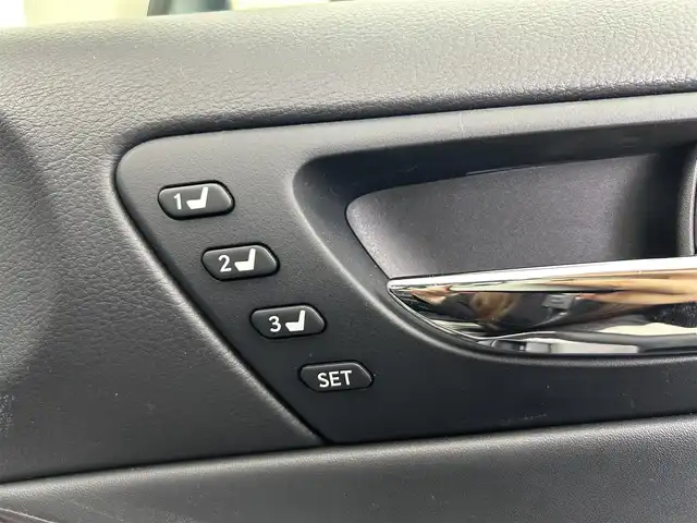 レクサス ＩＳ 200t バージョンL 富山県 2015(平27)年 5万km ソニックチタニウム 純正ナビ（AM/FM/DVD/BT/USB/フルセグ）/バックカメラ/ETC/レザーシート/D/N席パワーシート/D席メモリシート/シートヒーター/シートベンチレーション/衝突被害軽減システム/レーダークルーズコントロール/コーナーセンサー/横滑り防止装置/アイドリングストップ/純正アルミホイール/純正フロアマット/オートLEDライト/フォグライト/ブラインドスポットモニター/革巻きステアリング/ステアリングスイッチ/パドルシフト/スマートキー/スペアキー