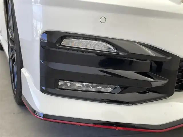 日産 スカイライン ニスモ 福井県 2023(令5)年 1.3万km ブリリアントホワイトパール 日本1000台限定車（249/1000）/NISUMO専用装備/・NISUMO専用エアロ（フロント、リア、サイド、リアアンダー）/・RECARO製スポーツシート/・NISUMOカーボン製エキゾーストフィニッシャー/・NISUMO本革巻ステアリング/・NISUMO専用チューニングコンピューター/・NISUMO専用チューニングAT/・NISUMO専用ENKEI製19インチ純正アルミホイール/・NISUMO専用サスペンション＆スタビライザー/・NISUMO専用バンパー＆サイドシル/・NISUMO専用フォグランプ/・NISMO専用サイドターンランプ内蔵電動格納式リモコンブラックドアミラー（ヒーター付）/純正メーカーオプション電動ガラスサンルーフ/純正日産コネクトナビ/（FM/AM/BT/CD/DVD/TV）/純正ドライブレコーダー＆GPSレーダー/スペアキー/取説・保証書完備