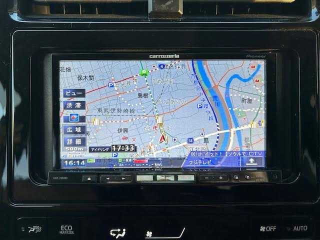 トヨタ プリウス S 東京都 2017(平29)年 7.2万km グレーメタリック ワンオーナー/4WD/社外ナビ(フルセグTV)/Bluetooth CD DVD AM FM/LEDヘッドランプ/オートエアコン(AAC)/スマートエントリー/スタートシステム/横滑り防止機能/レーンアシスト/オートライト/オートハイビーム/ABS/SRSエアバッグ(ダブル＋サイド＋カーテン)/革巻きステアリングホイール/スマートキー/スペアキー×1/ETC/保証書＆取扱説明書