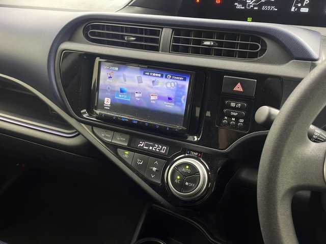 トヨタ アクア S 大阪府 2017(平29)年 6.6万km ディープアメジストマイカメタリック 社外7インチSDナビ【MDV-S708】/【CD/DVD/Bluetooth/USB/フルセグTV】/ETC/スマートキー/スペアキー×２/純正フロアマット/ＡＡＣ/横滑り防止装置/盗難防止装置/取扱説明書