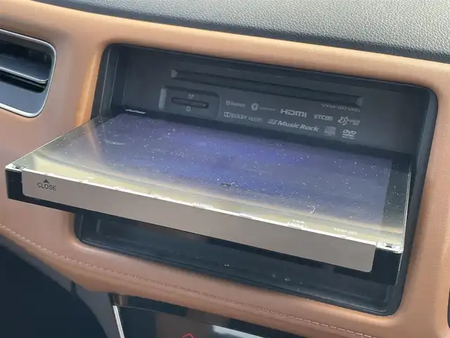 ホンダ ヴェゼル ハイブリッド Z ホンダセンシング 大阪府 2018(平30)年 4.1万km プラチナホワイトパール ワンオーナー　/純正８インチナビ　/   フルセグＴＶ/CD/DVD/Bluetooth/USB　/バックモニター　/衝突軽減ブレーキ　/前席シートヒーター　/レーダークルーズコントロール/レーンキープアシスト　/アイドリングストップ　/ハーフレザーシート/純正17インチアルミホイール　/スマートキー　/ビルトインＥＴＣ　/ＬＥＤライト