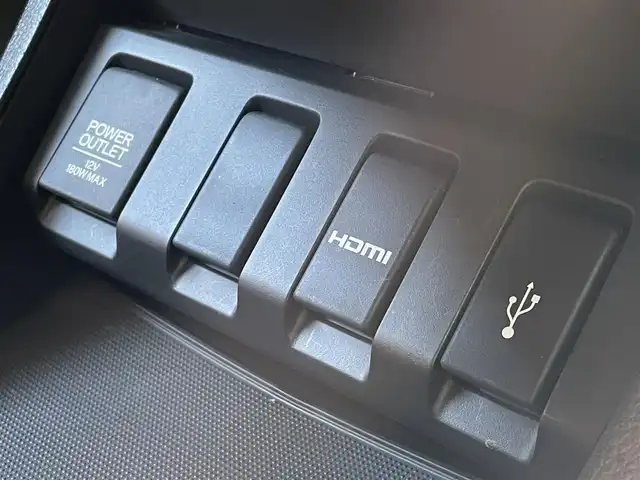 ホンダ ヴェゼル ハイブリッド Z ホンダセンシング 大阪府 2018(平30)年 4.1万km プラチナホワイトパール ワンオーナー　/純正８インチナビ　/   フルセグＴＶ/CD/DVD/Bluetooth/USB　/バックモニター　/衝突軽減ブレーキ　/前席シートヒーター　/レーダークルーズコントロール/レーンキープアシスト　/アイドリングストップ　/ハーフレザーシート/純正17インチアルミホイール　/スマートキー　/ビルトインＥＴＣ　/ＬＥＤライト