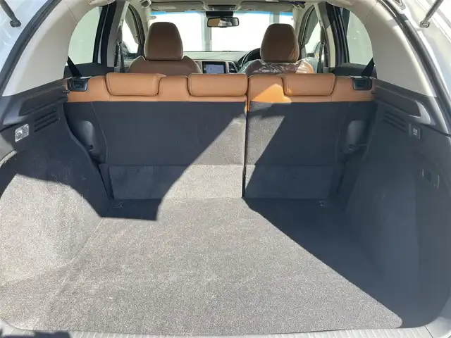 ホンダ ヴェゼル ハイブリッド Z ホンダセンシング 大阪府 2018(平30)年 4.1万km プラチナホワイトパール ワンオーナー　/純正８インチナビ　/   フルセグＴＶ/CD/DVD/Bluetooth/USB　/バックモニター　/衝突軽減ブレーキ　/前席シートヒーター　/レーダークルーズコントロール/レーンキープアシスト　/アイドリングストップ　/ハーフレザーシート/純正17インチアルミホイール　/スマートキー　/ビルトインＥＴＣ　/ＬＥＤライト