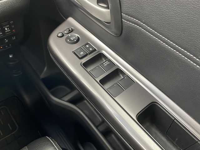 ホンダ フリード＋ ハイブリット G ホンダセンシング 栃木県 2022(令4)年 3.8万km クリスタルブラックパール 純正ナビ/（CD/DVD/Bluetooth/フルセグ）/ホンダセンシング/レーダークルーズコントロール/衝突軽減システム/標識認識機能/車線逸脱抑制機能/先行車発進お知らせ/バックカメラ/ETC/両側パワースライドドア/純正１５インチAW/前席シートヒーター/革巻きステアリング/ステアリングリモコン/純正フロアマット/プッシュスタート/スマートキー