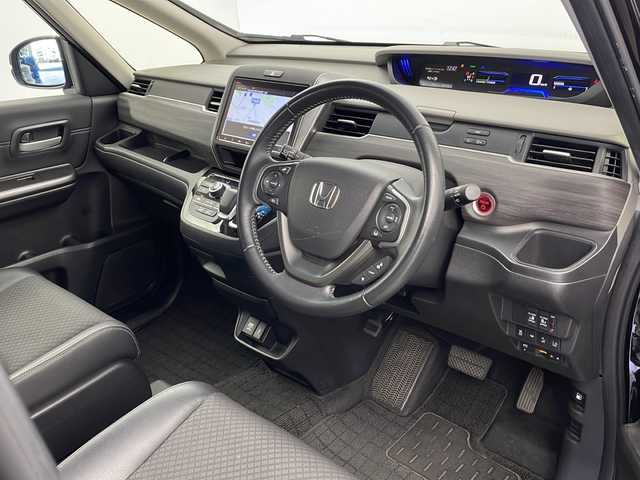 ホンダ フリード＋ ハイブリット G ホンダセンシング 栃木県 2022(令4)年 3.8万km クリスタルブラックパール 純正ナビ/（CD/DVD/Bluetooth/フルセグ）/ホンダセンシング/レーダークルーズコントロール/衝突軽減システム/標識認識機能/車線逸脱抑制機能/先行車発進お知らせ/バックカメラ/ETC/両側パワースライドドア/純正１５インチAW/前席シートヒーター/革巻きステアリング/ステアリングリモコン/純正フロアマット/プッシュスタート/スマートキー