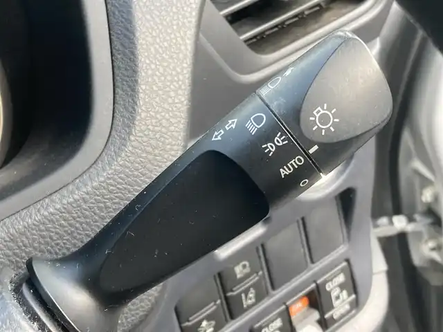 トヨタ ノア X 長崎県 2016(平28)年 13.8万km シルバーM 両側パワースライドドア/衝突被害軽減ブレーキ/レーンキープアシスト/オートマチックハイビーム/ディーラーOP/SDナビ【NSZT-W64】/・Bluetooth接続/・フルセグTV/・DVD再生/バックカメラ/ビルトインETC/アイドリングストップ/ステアリングスイッチ/MTモード付AT/ISOFIX/社外レーダー