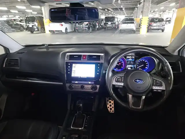 スバル アウトバック リミテッド 島根県 2016(平28)年 8万km クリスタルホワイトP 4WD/純正8型ナビ/フルセグTV/パワーバックドア/バックカメラ/ビルトインETC/全車速追従機能付クルーズコントロール/クリアランスソナー/アイサイトver3/・衝突被害軽減ブレーキ/・車線逸脱防止支援/・前後誤発進抑制/・ステレオカメラ/後側方警戒支援システム/ハイビームアシスト/LEDヘッドランプ/本革巻きステアリング/ステアリングヒーター/パドルシフト/ブラック革シート/全席シートヒーター/前席パワーシート/純正18インチアルミホイール/スマートキー/プッシュエンジンスタート/禁煙車