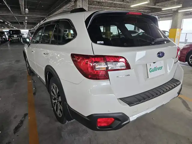 スバル アウトバック リミテッド 島根県 2016(平28)年 8万km クリスタルホワイトP 4WD/純正8型ナビ/フルセグTV/パワーバックドア/バックカメラ/ビルトインETC/全車速追従機能付クルーズコントロール/クリアランスソナー/アイサイトver3/・衝突被害軽減ブレーキ/・車線逸脱防止支援/・前後誤発進抑制/・ステレオカメラ/後側方警戒支援システム/ハイビームアシスト/LEDヘッドランプ/本革巻きステアリング/ステアリングヒーター/パドルシフト/ブラック革シート/全席シートヒーター/前席パワーシート/純正18インチアルミホイール/スマートキー/プッシュエンジンスタート/禁煙車