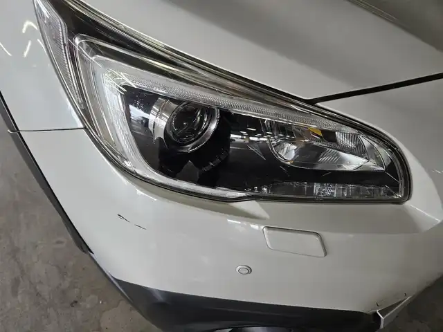 スバル アウトバック リミテッド 島根県 2016(平28)年 8万km クリスタルホワイトP 4WD/純正8型ナビ/フルセグTV/パワーバックドア/バックカメラ/ビルトインETC/全車速追従機能付クルーズコントロール/クリアランスソナー/アイサイトver3/・衝突被害軽減ブレーキ/・車線逸脱防止支援/・前後誤発進抑制/・ステレオカメラ/後側方警戒支援システム/ハイビームアシスト/LEDヘッドランプ/本革巻きステアリング/ステアリングヒーター/パドルシフト/ブラック革シート/全席シートヒーター/前席パワーシート/純正18インチアルミホイール/スマートキー/プッシュエンジンスタート/禁煙車