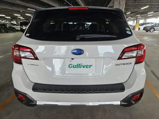 スバル アウトバック リミテッド 島根県 2016(平28)年 8万km クリスタルホワイトP 4WD/純正8型ナビ/フルセグTV/パワーバックドア/バックカメラ/ビルトインETC/全車速追従機能付クルーズコントロール/クリアランスソナー/アイサイトver3/・衝突被害軽減ブレーキ/・車線逸脱防止支援/・前後誤発進抑制/・ステレオカメラ/後側方警戒支援システム/ハイビームアシスト/LEDヘッドランプ/本革巻きステアリング/ステアリングヒーター/パドルシフト/ブラック革シート/全席シートヒーター/前席パワーシート/純正18インチアルミホイール/スマートキー/プッシュエンジンスタート/禁煙車