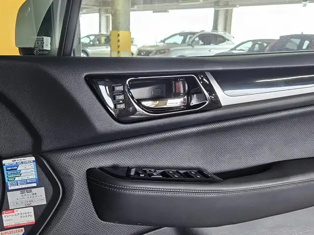 スバル アウトバック リミテッド 島根県 2016(平28)年 8万km クリスタルホワイトP 4WD/純正8型ナビ/フルセグTV/パワーバックドア/バックカメラ/ビルトインETC/全車速追従機能付クルーズコントロール/クリアランスソナー/アイサイトver3/・衝突被害軽減ブレーキ/・車線逸脱防止支援/・前後誤発進抑制/・ステレオカメラ/後側方警戒支援システム/ハイビームアシスト/LEDヘッドランプ/本革巻きステアリング/ステアリングヒーター/パドルシフト/ブラック革シート/全席シートヒーター/前席パワーシート/純正18インチアルミホイール/スマートキー/プッシュエンジンスタート/禁煙車