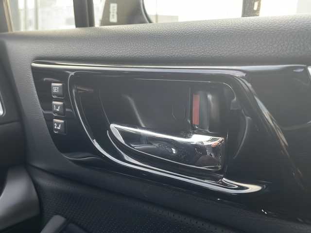 スバル アウトバック リミテッド 島根県 2016(平28)年 8万km クリスタルホワイトP 4WD/純正8型ナビ/フルセグTV/パワーバックドア/バックカメラ/ビルトインETC/全車速追従機能付クルーズコントロール/クリアランスソナー/アイサイトver3/・衝突被害軽減ブレーキ/・車線逸脱防止支援/・前後誤発進抑制/・ステレオカメラ/後側方警戒支援システム/ハイビームアシスト/LEDヘッドランプ/本革巻きステアリング/ステアリングヒーター/パドルシフト/ブラック革シート/全席シートヒーター/前席パワーシート/純正18インチアルミホイール/スマートキー/プッシュエンジンスタート/禁煙車