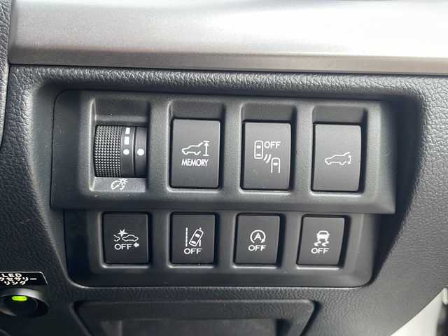 スバル アウトバック リミテッド 島根県 2016(平28)年 8万km クリスタルホワイトP 4WD/純正8型ナビ/フルセグTV/パワーバックドア/バックカメラ/ビルトインETC/全車速追従機能付クルーズコントロール/クリアランスソナー/アイサイトver3/・衝突被害軽減ブレーキ/・車線逸脱防止支援/・前後誤発進抑制/・ステレオカメラ/後側方警戒支援システム/ハイビームアシスト/LEDヘッドランプ/本革巻きステアリング/ステアリングヒーター/パドルシフト/ブラック革シート/全席シートヒーター/前席パワーシート/純正18インチアルミホイール/スマートキー/プッシュエンジンスタート/禁煙車