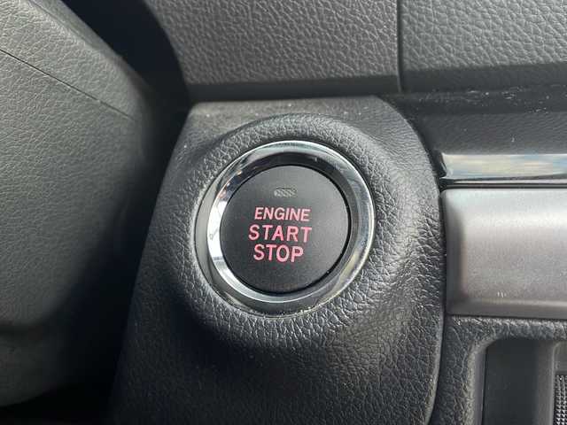 スバル アウトバック リミテッド 島根県 2016(平28)年 8万km クリスタルホワイトP 4WD/純正8型ナビ/フルセグTV/パワーバックドア/バックカメラ/ビルトインETC/全車速追従機能付クルーズコントロール/クリアランスソナー/アイサイトver3/・衝突被害軽減ブレーキ/・車線逸脱防止支援/・前後誤発進抑制/・ステレオカメラ/後側方警戒支援システム/ハイビームアシスト/LEDヘッドランプ/本革巻きステアリング/ステアリングヒーター/パドルシフト/ブラック革シート/全席シートヒーター/前席パワーシート/純正18インチアルミホイール/スマートキー/プッシュエンジンスタート/禁煙車