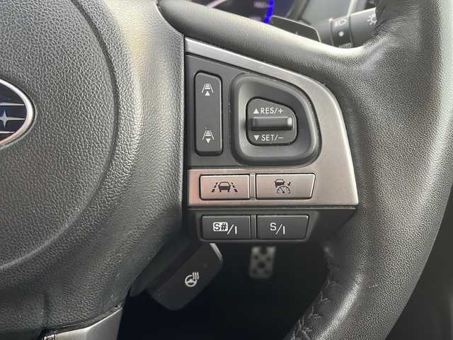 スバル アウトバック リミテッド 島根県 2016(平28)年 8万km クリスタルホワイトP 4WD/純正8型ナビ/フルセグTV/パワーバックドア/バックカメラ/ビルトインETC/全車速追従機能付クルーズコントロール/クリアランスソナー/アイサイトver3/・衝突被害軽減ブレーキ/・車線逸脱防止支援/・前後誤発進抑制/・ステレオカメラ/後側方警戒支援システム/ハイビームアシスト/LEDヘッドランプ/本革巻きステアリング/ステアリングヒーター/パドルシフト/ブラック革シート/全席シートヒーター/前席パワーシート/純正18インチアルミホイール/スマートキー/プッシュエンジンスタート/禁煙車