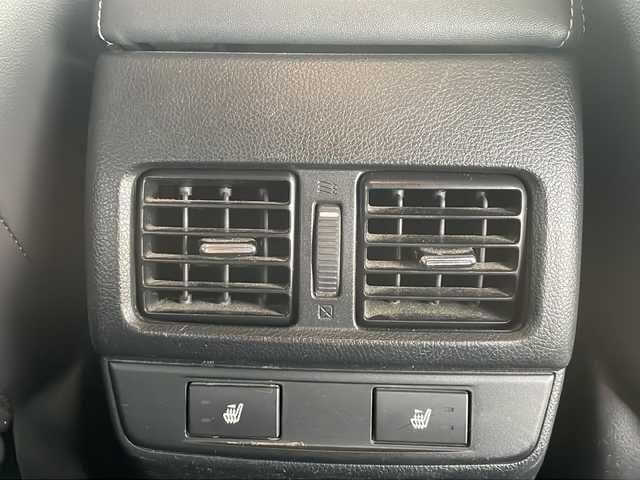 スバル アウトバック リミテッド 島根県 2016(平28)年 8万km クリスタルホワイトP 4WD/純正8型ナビ/フルセグTV/パワーバックドア/バックカメラ/ビルトインETC/全車速追従機能付クルーズコントロール/クリアランスソナー/アイサイトver3/・衝突被害軽減ブレーキ/・車線逸脱防止支援/・前後誤発進抑制/・ステレオカメラ/後側方警戒支援システム/ハイビームアシスト/LEDヘッドランプ/本革巻きステアリング/ステアリングヒーター/パドルシフト/ブラック革シート/全席シートヒーター/前席パワーシート/純正18インチアルミホイール/スマートキー/プッシュエンジンスタート/禁煙車