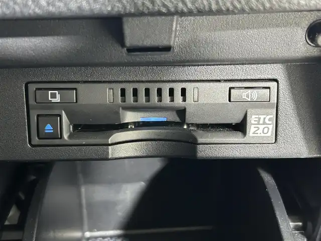 トヨタ アルファード S Cパッケージ 佐賀県 2021(令3)年 2.4万km ホワイトパールクリスタルシャイン 純正ナビナビ機能付き/（AM FM CD DVD USB BT )/JBLサウンド　/モデリスタエアロ　/モデリスタ20インチアルミ/フリップダウン　/サンルーフ　/全方位カメラ　/デジタルインナーミラー　/前後ドラレコ　/レーンキープ　/横滑り防止　/プリクラッシュセーフティー/パーキングアシスト　/クルコン　/両側パワスラ/パワーバックドア/レザーシート/シートヒーター/パワーシート/シートメモリー/ハンドルヒーター/純正フロアマット