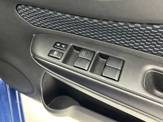 日産 ノート X 福島県 2016(平28)年 1.4万km シャイニングブルー /禁煙車//純正ナビ（MJ116D-W）//フルセグTV・Bluetooth//バックモニター//エマージェンシーブレーキ//ETC//レーンキープアシスト//電動格納ミラー//パワーウィンドウ//プッシュスタート//ドアバイザー