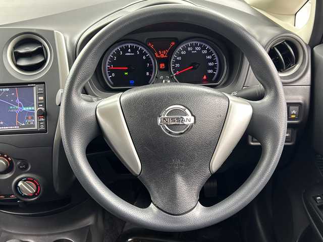 日産 ノート X 福島県 2016(平28)年 1.4万km シャイニングブルー /禁煙車//純正ナビ（MJ116D-W）//フルセグTV・Bluetooth//バックモニター//エマージェンシーブレーキ//ETC//レーンキープアシスト//電動格納ミラー//パワーウィンドウ//プッシュスタート//ドアバイザー