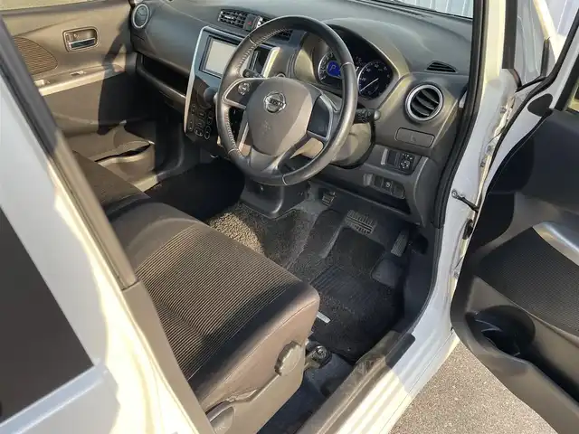 日産 デイズ ハイウェイスターG 滋賀県 2013(平25)年 7.6万km ホワイトパール 社外メモリナビ/(CD 地デジTV)/全方位カメラ/アイドリングストップ/プッシュスタート/スマートキー/電動格納ミラー/ウインカーミラー/ドアバイザー/ETC/革巻きステアリング/ステアリングリモコン/純正フロアマット/HIDオートライト/社外15インチアルミ