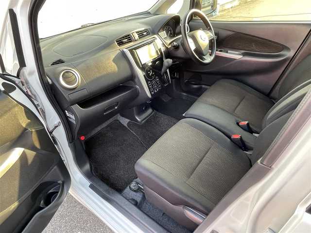 日産 デイズ ハイウェイスターG 滋賀県 2013(平25)年 7.6万km ホワイトパール 社外メモリナビ/(CD 地デジTV)/全方位カメラ/アイドリングストップ/プッシュスタート/スマートキー/電動格納ミラー/ウインカーミラー/ドアバイザー/ETC/革巻きステアリング/ステアリングリモコン/純正フロアマット/HIDオートライト/社外15インチアルミ