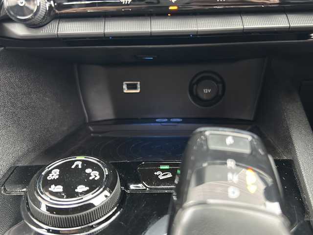 プジョー ３００８ GT ブルー HDi 佐賀県 2017(平29)年 8.1万km パール 全方位カメラ/ドライブレコーダー前後/ＥＴＣ/オートライト/オートマチックハイビーム/パーキングアシスト/電動リアゲート/プッシュスタートボタン/ブラインドスポットモニター/革巻きステアリング/パドルシフト/アンビエントライト/クリアランスソナー/ＳＰＯＲＴＭＯＤＥ/レーンキープアシスト/横滑り防止装置/Bluetooth/iPod/クルーズコントロール/パワーウィンドウ/パワーステアリング