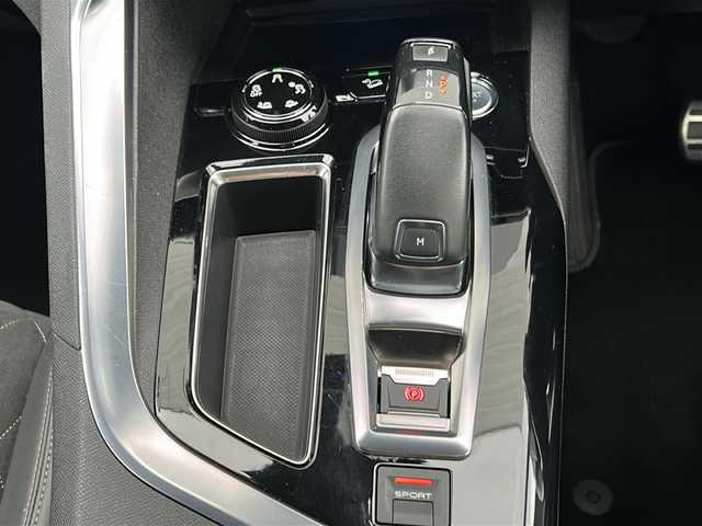 プジョー ３００８ GT ブルー HDi 佐賀県 2017(平29)年 8.1万km パール 全方位カメラ/ドライブレコーダー前後/ＥＴＣ/オートライト/オートマチックハイビーム/パーキングアシスト/電動リアゲート/プッシュスタートボタン/ブラインドスポットモニター/革巻きステアリング/パドルシフト/アンビエントライト/クリアランスソナー/ＳＰＯＲＴＭＯＤＥ/レーンキープアシスト/横滑り防止装置/Bluetooth/iPod/クルーズコントロール/パワーウィンドウ/パワーステアリング