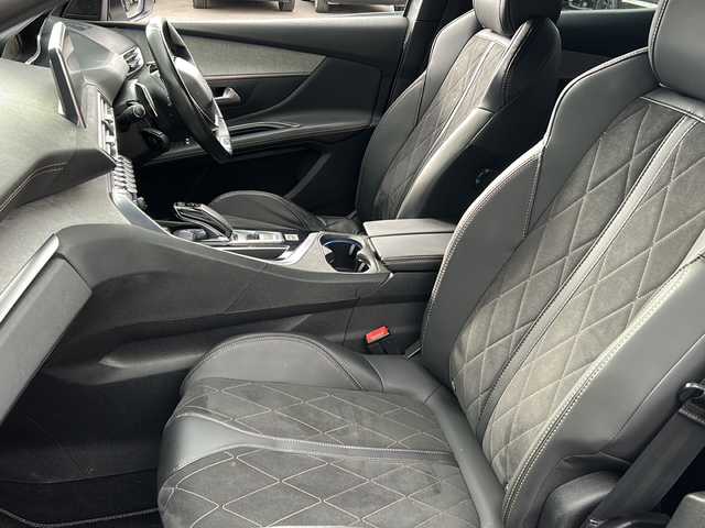 プジョー ３００８ GT ブルー HDi 佐賀県 2017(平29)年 8.1万km パール 全方位カメラ/ドライブレコーダー前後/ＥＴＣ/オートライト/オートマチックハイビーム/パーキングアシスト/電動リアゲート/プッシュスタートボタン/ブラインドスポットモニター/革巻きステアリング/パドルシフト/アンビエントライト/クリアランスソナー/ＳＰＯＲＴＭＯＤＥ/レーンキープアシスト/横滑り防止装置/Bluetooth/iPod/クルーズコントロール/パワーウィンドウ/パワーステアリング