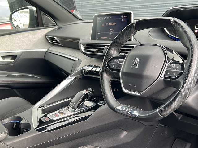 プジョー ３００８ GT ブルー HDi 佐賀県 2017(平29)年 8.1万km パール 全方位カメラ/ドライブレコーダー前後/ＥＴＣ/オートライト/オートマチックハイビーム/パーキングアシスト/電動リアゲート/プッシュスタートボタン/ブラインドスポットモニター/革巻きステアリング/パドルシフト/アンビエントライト/クリアランスソナー/ＳＰＯＲＴＭＯＤＥ/レーンキープアシスト/横滑り防止装置/Bluetooth/iPod/クルーズコントロール/パワーウィンドウ/パワーステアリング