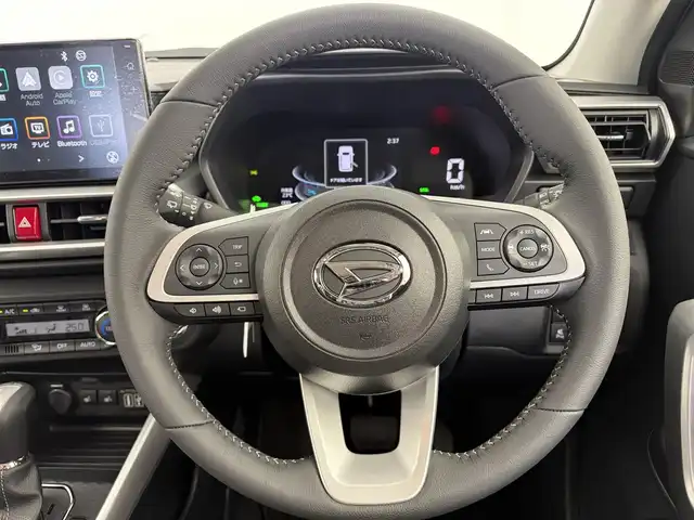 ダイハツ ロッキー プレミアム G HEV 愛知県 2025(令7)年 0.1千km ブラックマイカメタリック/シャイニングホワイトパール 純正ディスプレイオーディオ/（Bluetooth/フルセグTV/AM/FM/HDMI/USB）/スマートアシスト/全方位カメラ/ハーフレザー/シートヒーター/電動格納ミラー/電子パーキング/オートホールド/LEDライト/オートライト/純正フロアマット/スマートキー/レーンキープ/ステアリングリモコン