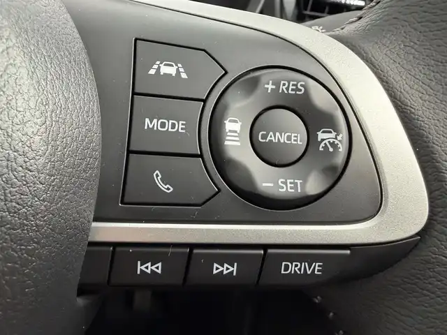 ダイハツ ロッキー プレミアム G HEV 愛知県 2025(令7)年 0.1千km ブラックマイカメタリック/シャイニングホワイトパール 純正ディスプレイオーディオ/（Bluetooth/フルセグTV/AM/FM/HDMI/USB）/スマートアシスト/全方位カメラ/ハーフレザー/シートヒーター/電動格納ミラー/電子パーキング/オートホールド/LEDライト/オートライト/純正フロアマット/スマートキー/レーンキープ/ステアリングリモコン