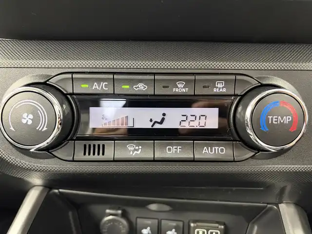 ダイハツ ロッキー プレミアム G HEV 愛知県 2025(令7)年 0.1千km ブラックマイカメタリック/シャイニングホワイトパール 純正ディスプレイオーディオ/（Bluetooth/フルセグTV/AM/FM/HDMI/USB）/スマートアシスト/全方位カメラ/ハーフレザー/シートヒーター/電動格納ミラー/電子パーキング/オートホールド/LEDライト/オートライト/純正フロアマット/スマートキー/レーンキープ/ステアリングリモコン