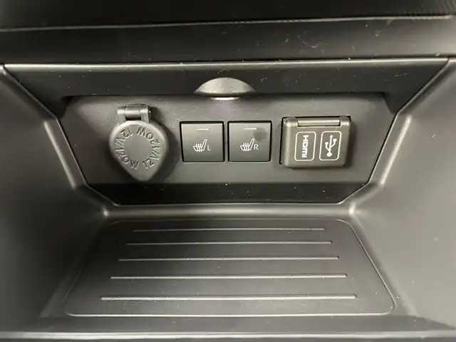 ダイハツ ロッキー プレミアム G HEV 愛知県 2025(令7)年 0.1千km ブラックマイカメタリック/シャイニングホワイトパール 純正ディスプレイオーディオ/（Bluetooth/フルセグTV/AM/FM/HDMI/USB）/スマートアシスト/全方位カメラ/ハーフレザー/シートヒーター/電動格納ミラー/電子パーキング/オートホールド/LEDライト/オートライト/純正フロアマット/スマートキー/レーンキープ/ステアリングリモコン