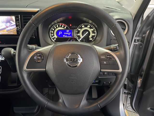 日産 デイズ ルークス ハイウェイスター Gターボ 茨城県 2017(平29)年 5万km クールシルバー 純正ナビ（MM316 D-W）/【フルセグTV/CD/DVD/Bluetooth】/アラウンドビューモニター/両側パワースライドドア/クルーズコントロール/エマージェンシーブレーキ/リヤサーキュレーター/ドライブレコーダー/ETC/純正15インチAW/オートライト/オートハイビーム/LEDヘッドライト/フォグランプ/純正フロアマット/純正ドアバイザー/プッシュスタート/スマートキー/シートバックテーブル/革巻きステアリング