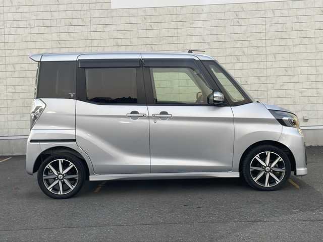 日産 デイズ ルークス ハイウェイスター Gターボ 茨城県 2017(平29)年 5万km クールシルバー 純正ナビ（MM316 D-W）/【フルセグTV/CD/DVD/Bluetooth】/アラウンドビューモニター/両側パワースライドドア/クルーズコントロール/エマージェンシーブレーキ/リヤサーキュレーター/ドライブレコーダー/ETC/純正15インチAW/オートライト/オートハイビーム/LEDヘッドライト/フォグランプ/純正フロアマット/純正ドアバイザー/プッシュスタート/スマートキー/シートバックテーブル/革巻きステアリング