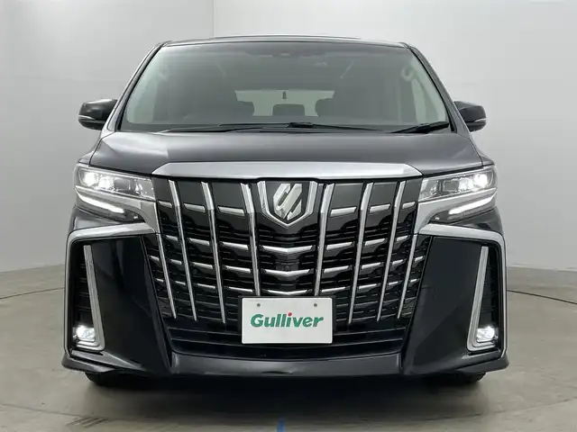 トヨタ アルファード S Cパッケージ 岡山県 2019(令1)年 6.2万km ブラック サンルーフ/JBLサウンド/フリップダウンモニター/純正ナビ/・FM/AM/Bluetooth/フルセグ/CD/DVD/HDMI/パノラマミックビューモニター/デジタルインナーミラー/合皮シート/・パワーシート/・ベンチレーション/・シートヒーター/ステアリングヒーター/パワーバックドア/ドライブレコーダー/ETC2.0/トヨタセーフティーセンス/・プリクラッシュセーフティ/・レーンディパーチャーアラート/・レーダークルーズコントロール/・オートマチックハイビーム/・コーナーセンサー/両側パワースライドドア/純正アルミ/フロアマット