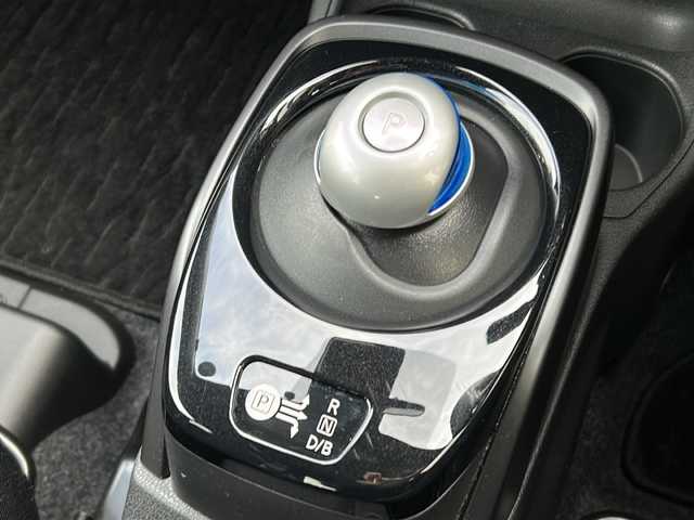 日産 ノート e－パワー X Bアロー 千葉県 2017(平29)年 7.6万km 黒 ワンオーナー/衝突軽減装置/レーンキープ/社外メモリーナビゲーション/【Bluetooth・フルセグTV・CD・DVD・SD】/LEDヘッドライト/・オートライト/・フォグランプ/エンジンプッシュスタート/・スマートキー/ステアリングリモコン/・レーダークルーズコントロール/ETC/純正フロアマット/横滑り防止装置/保証書/取扱説明書