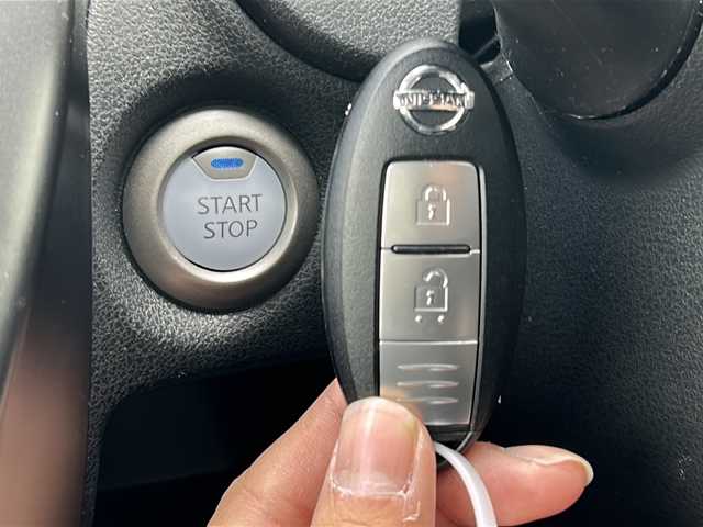 日産 ノート e－パワー X Bアロー 千葉県 2017(平29)年 7.6万km 黒 ワンオーナー/衝突軽減装置/レーンキープ/社外メモリーナビゲーション/【Bluetooth・フルセグTV・CD・DVD・SD】/LEDヘッドライト/・オートライト/・フォグランプ/エンジンプッシュスタート/・スマートキー/ステアリングリモコン/・レーダークルーズコントロール/ETC/純正フロアマット/横滑り防止装置/保証書/取扱説明書