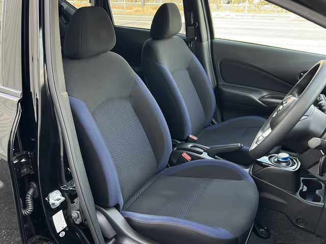 日産 ノート e－パワー X Bアロー 千葉県 2017(平29)年 7.6万km 黒 ワンオーナー/衝突軽減装置/レーンキープ/社外メモリーナビゲーション/【Bluetooth・フルセグTV・CD・DVD・SD】/LEDヘッドライト/・オートライト/・フォグランプ/エンジンプッシュスタート/・スマートキー/ステアリングリモコン/・レーダークルーズコントロール/ETC/純正フロアマット/横滑り防止装置/保証書/取扱説明書