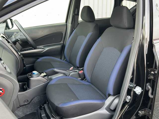 日産 ノート e－パワー X Bアロー 千葉県 2017(平29)年 7.6万km 黒 ワンオーナー/衝突軽減装置/レーンキープ/社外メモリーナビゲーション/【Bluetooth・フルセグTV・CD・DVD・SD】/LEDヘッドライト/・オートライト/・フォグランプ/エンジンプッシュスタート/・スマートキー/ステアリングリモコン/・レーダークルーズコントロール/ETC/純正フロアマット/横滑り防止装置/保証書/取扱説明書