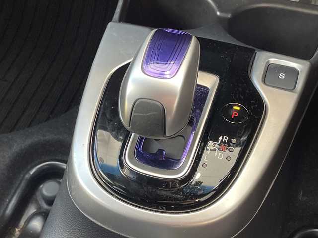 ホンダ フィット ハイブリット Sパッケージ 兵庫県 2017(平29)年 19.4万km クリスタルブラックパール ワンオーナー/純正8インチメモリーナビ/（CD/DVD/BT/フルセグTV）/バックカメラ/純正ドライブレコーダー/LEDヘッドライト/AUTOライト/横滑り防止機能/スマートキー/保証書/取扱説明書