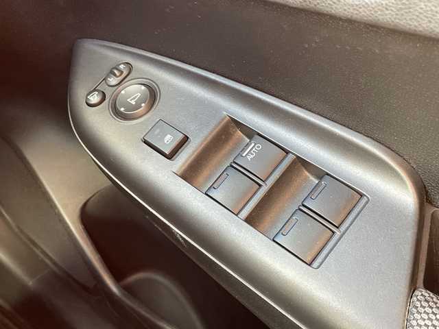 ホンダ フィット ハイブリット Sパッケージ 兵庫県 2017(平29)年 19.4万km クリスタルブラックパール ワンオーナー/純正8インチメモリーナビ/（CD/DVD/BT/フルセグTV）/バックカメラ/純正ドライブレコーダー/LEDヘッドライト/AUTOライト/横滑り防止機能/スマートキー/保証書/取扱説明書