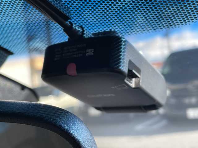 ホンダ フィット ハイブリット Sパッケージ 兵庫県 2017(平29)年 19.4万km クリスタルブラックパール ワンオーナー/純正8インチメモリーナビ/（CD/DVD/BT/フルセグTV）/バックカメラ/純正ドライブレコーダー/LEDヘッドライト/AUTOライト/横滑り防止機能/スマートキー/保証書/取扱説明書