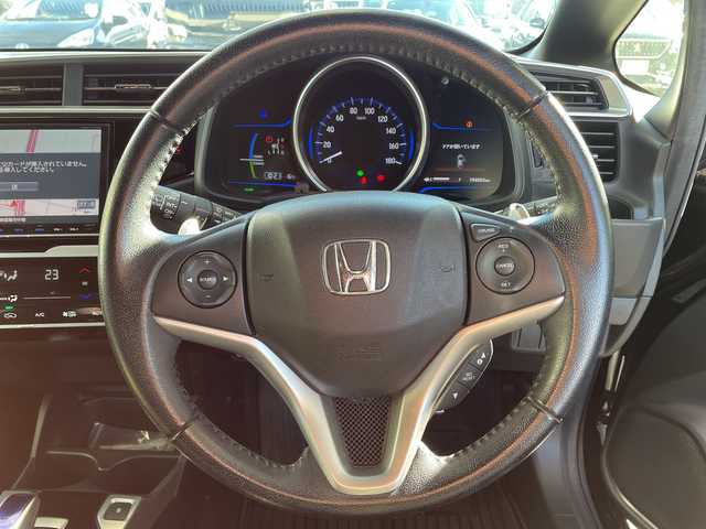 ホンダ フィット ハイブリット Sパッケージ 兵庫県 2017(平29)年 19.4万km クリスタルブラックパール ワンオーナー/純正8インチメモリーナビ/（CD/DVD/BT/フルセグTV）/バックカメラ/純正ドライブレコーダー/LEDヘッドライト/AUTOライト/横滑り防止機能/スマートキー/保証書/取扱説明書