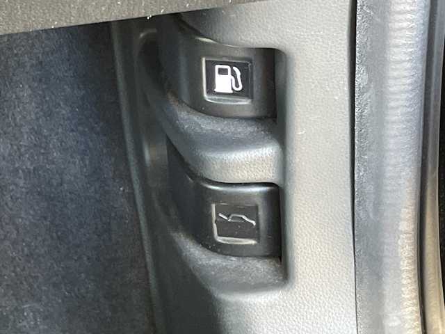 ホンダ フィット ハイブリット Sパッケージ 兵庫県 2017(平29)年 19.4万km クリスタルブラックパール ワンオーナー/純正8インチメモリーナビ/（CD/DVD/BT/フルセグTV）/バックカメラ/純正ドライブレコーダー/LEDヘッドライト/AUTOライト/横滑り防止機能/スマートキー/保証書/取扱説明書