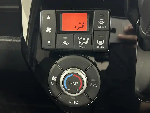 ダイハツ ウェイク G ターボ　レジャーエディション SA Ⅲ 道央・札幌 2019(令1)年 2.7万km オフビートカーキM ・4WD/・ワンオーナー/・スマートアシスト/・衝突被害軽減ブレーキ/・レーンキープアシスト/・オートハイビーム/・純正メモリナビ/・フルセグTV/・バックカメラ/・Bluetooth/・CD/DVD/・両側パワースライドドア/・社外前後ドライブレコーダー/・LEDヘッドライト/・フォグランプ/・オートライト/・オートマチックハイビーム/・アルミ付スタッドレスタイヤ積込
