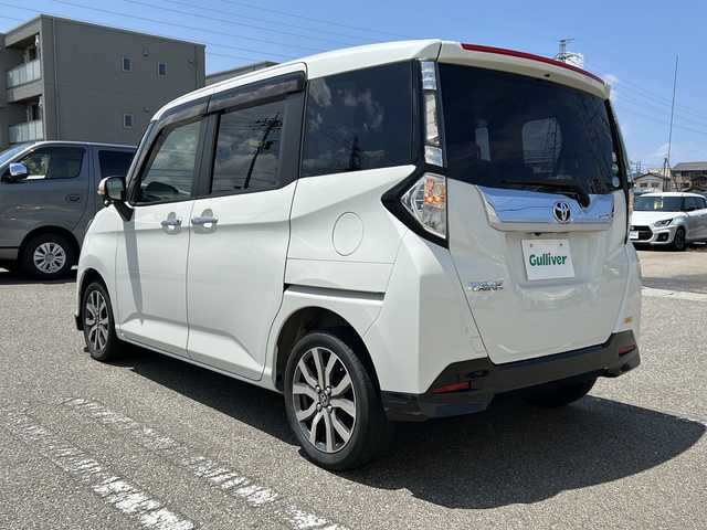トヨタ タンク カスタムG－T 石川県 2017(平29)年 8.5万km パールホワイトⅢ 純正ナビ（NSZT-W66T）/　AM/FM/CD/DVD/Bluetooth/フルセグ）/バックカメラ/プリクラッシュセーフティ/クルーズコントロール/ビルトインETC2.0/前ドライブレコーダー（DRT-H66A)/両側パワースライドドア/LEDヘッドライト/革巻きステアリング/ステアリングスイッチ/オートライト/スマートキー/ナビ取扱説明書/車両取扱説明書