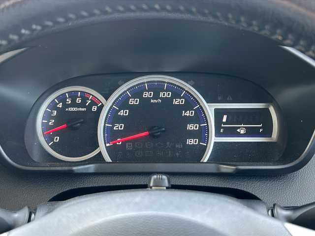 トヨタ タンク カスタムG－T 石川県 2017(平29)年 8.5万km パールホワイトⅢ 純正ナビ（NSZT-W66T）/　AM/FM/CD/DVD/Bluetooth/フルセグ）/バックカメラ/プリクラッシュセーフティ/クルーズコントロール/ビルトインETC2.0/前ドライブレコーダー（DRT-H66A)/両側パワースライドドア/LEDヘッドライト/革巻きステアリング/ステアリングスイッチ/オートライト/スマートキー/ナビ取扱説明書/車両取扱説明書